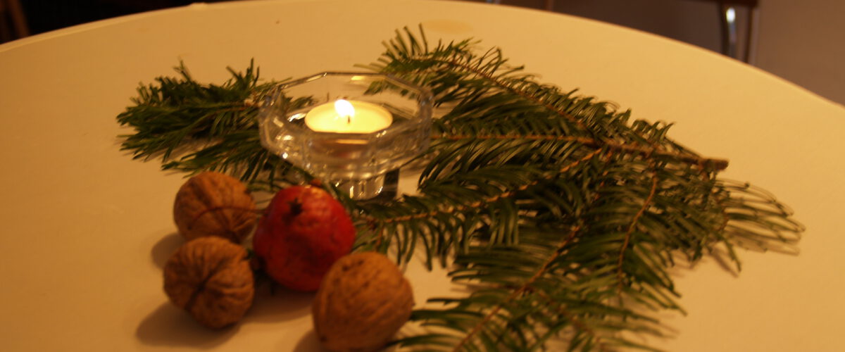 Adventsmarkt im Kloster Stift und Weihnachtsbaumschlagen im Stiftsforst